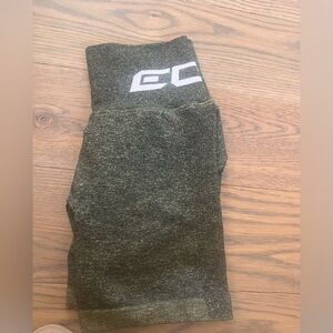 Echt arose scrunch shorts